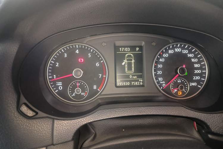 Used Volkswagen Sharan 2013 1.8TSI Standard Model Instrument Cluster