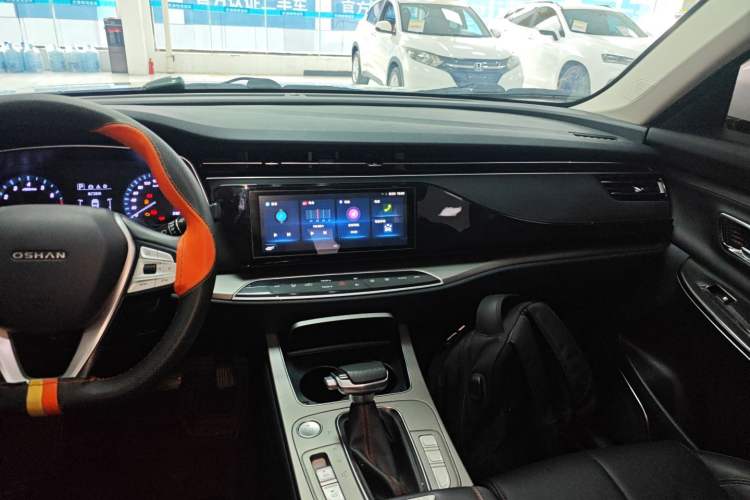 Used CHANGAN OSHAN X7 2021 1.5T Automatic Luxury Version Audio And AC Panel