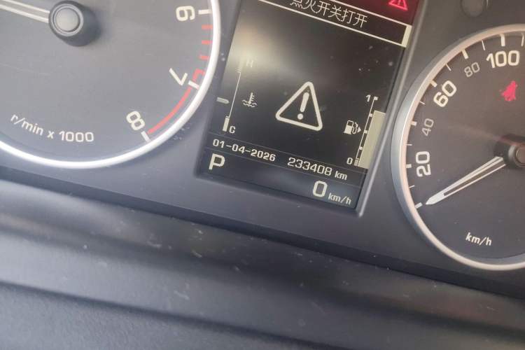 Used Land Rover Discovery 2012 5.0 V8 HSE Odometer Close Up