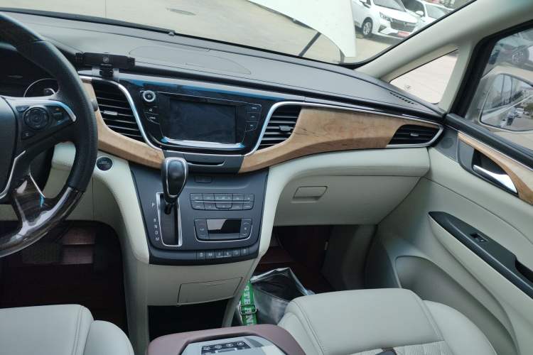 Used Buick GL8 2018 ES 28T Comfort Model China VI Standard
