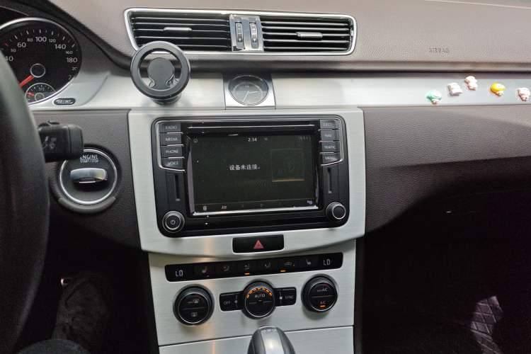 Used Volkswagen FAW-Volkswagen CC 2016 1.8TSI Luxury Model Audio And AC Panel