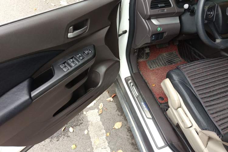 Used Honda CR-V 2012 2.0L two-wheel drive urban version Driver Seat