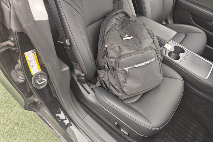 Used Tesla Model 3 2022 Rear-Wheel-Drive Version Right Front Seat