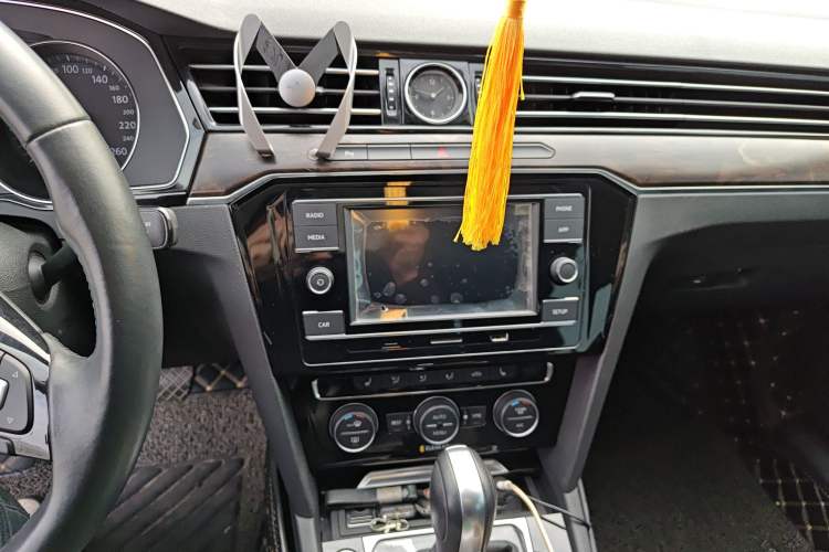 Used Volkswagen Magotan 2017 330TSI DSG Luxury Model
