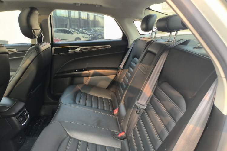 Used Ford Mondeo 2013 2.0L GTDi 200 Luxury Model
