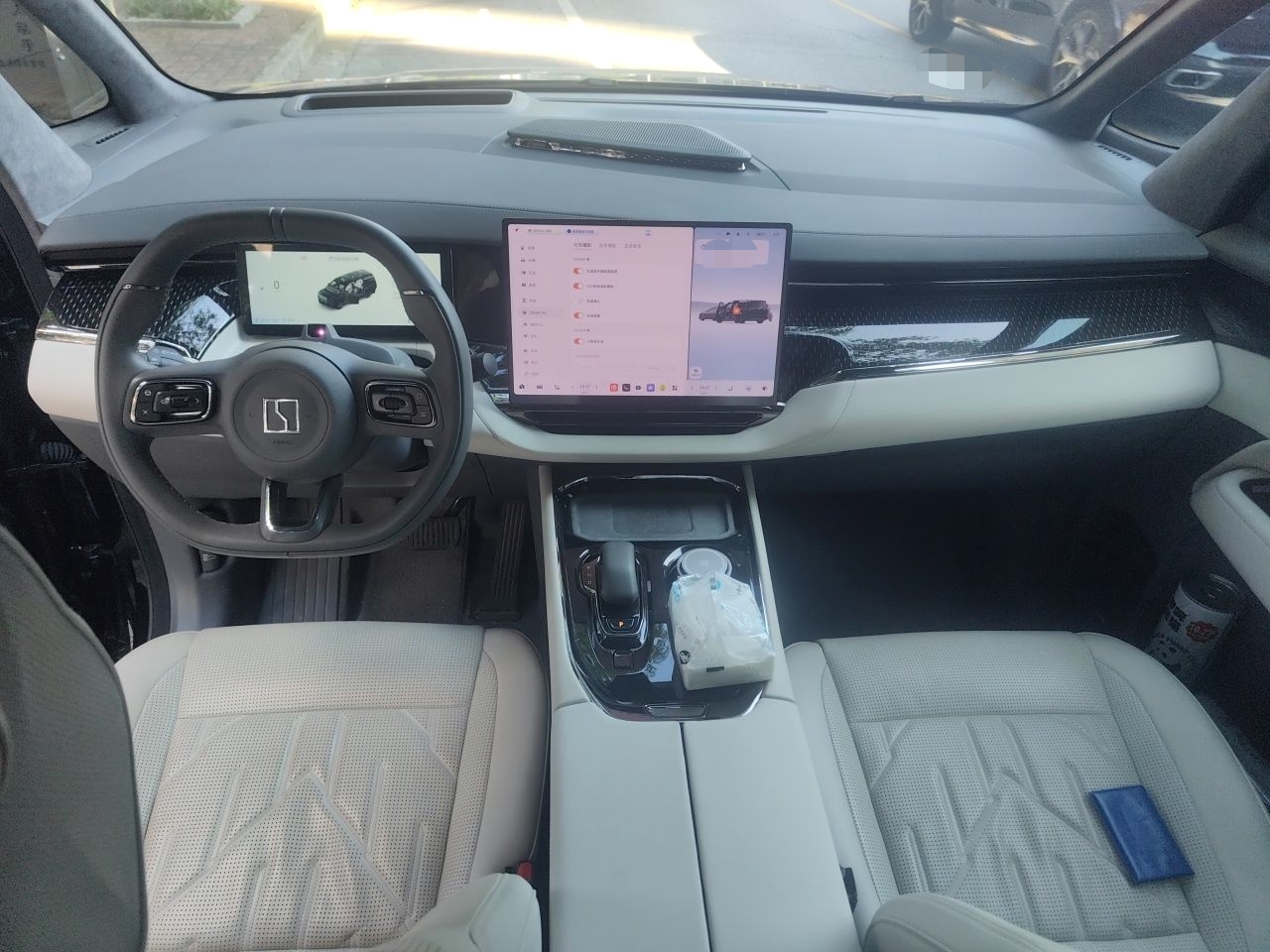 Zeekr 009 2024 7-Seater Walk-Through Version Four-Wheel Drive 108 kWh — снимка 9