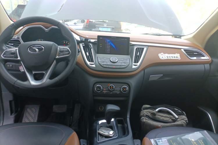 Used Soueast DX7 2017 1.5T Automatic Glory Edition Audio And AC Panel