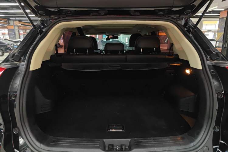 Used Geely Auto Emgrand X7 Sport 2016 1.8TD Automatic Smart Connectivity Version Trunk