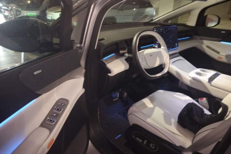 Used XPeng X9 2024 702 Ultra-Long Range Pro Driver Seat