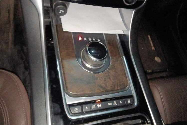 Used Jaguar XFL 2018 XFL 2.0T 250 PS Premium Edition
