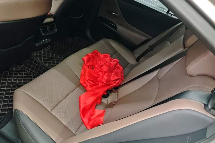 Used Lexus ES 2023 200 Excellence Edition