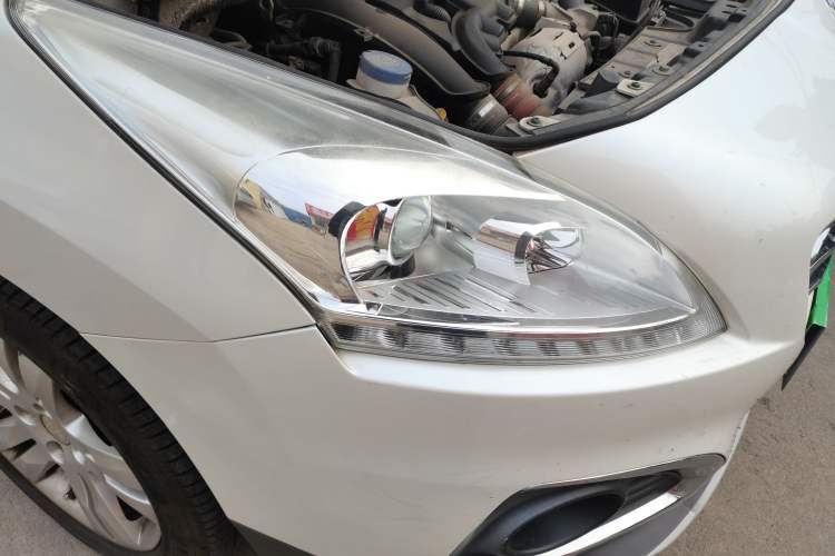 Used Peugeot 3008 2015 1.6THP Automatic Classic Edition Right Front Headlight