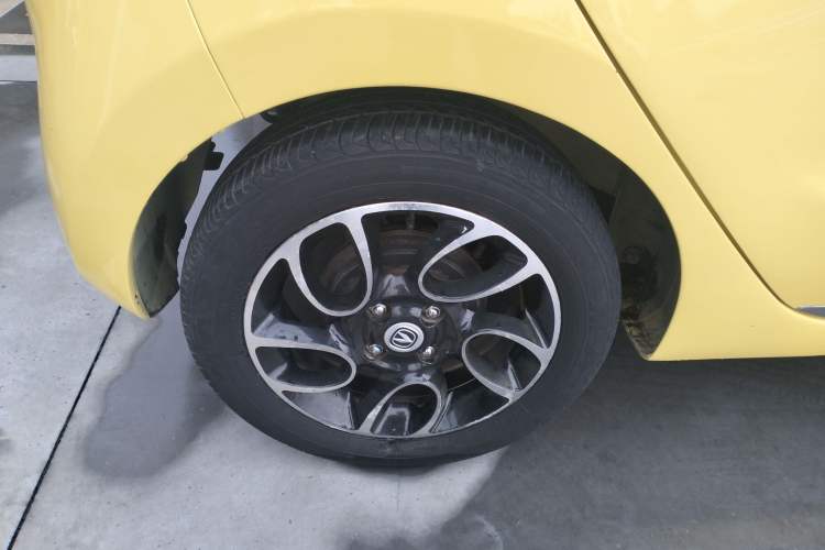 Used CHANGAN Benni 2014 1.4L Manual Luxury Model Right Rear Wheel Hub