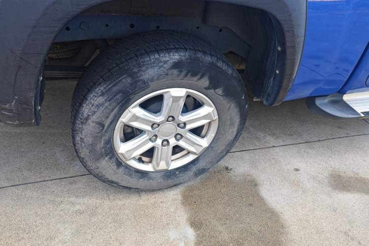 Used SAIC MAXUS T70 2021 2.0T Facelift Diesel Automatic 4x4 Advanced Version with Long Bed and High Ground Clearance
