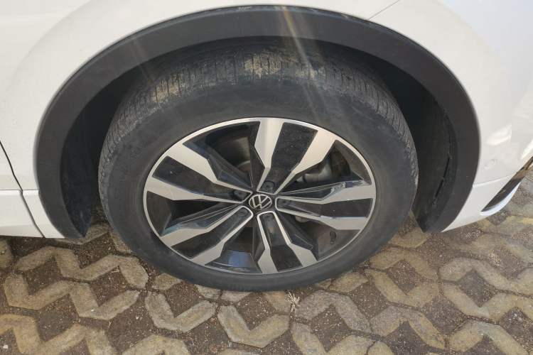 Used Volkswagen Tiguan L 2022 330TSI Automatic Two-Wheel Drive R-Line Enhanced Edition
