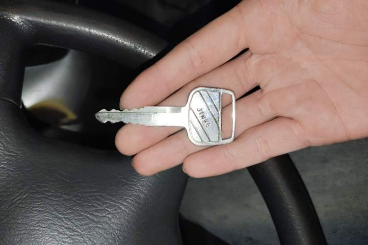 Used Jinbei Hiace 2011 2.0L Fifth-Generation Kuaiyunwang Comfort Type K 4G20B Vehicle Key