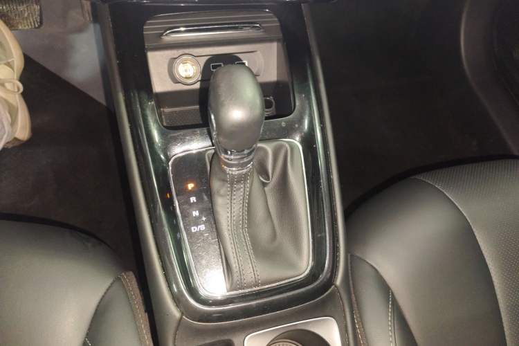 Used Roewe i5 2019 GL 20T Automatic 4G Connected & Ultra-Cool Play Edition