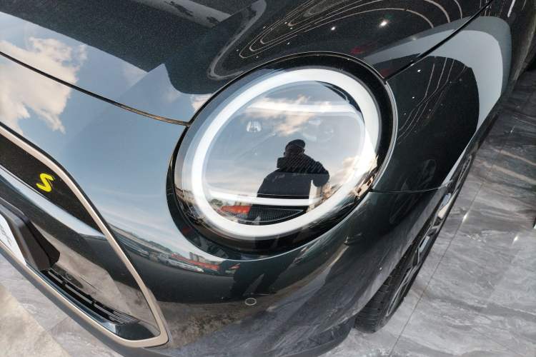 Used MINI Electric COOPER 2024 452km COOPER SE Artist
