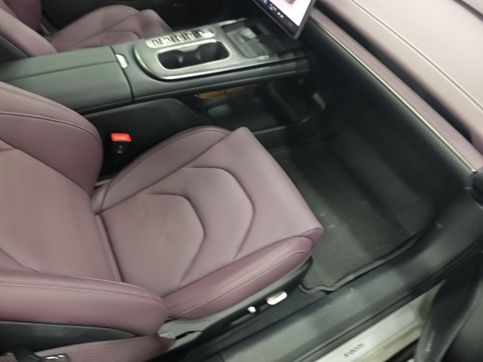 Xiaomi Auto SU7 2024 Four-Wheel Drive Ultra-Long Range Advanced Intelligent Driving Max Edition — снимка 19