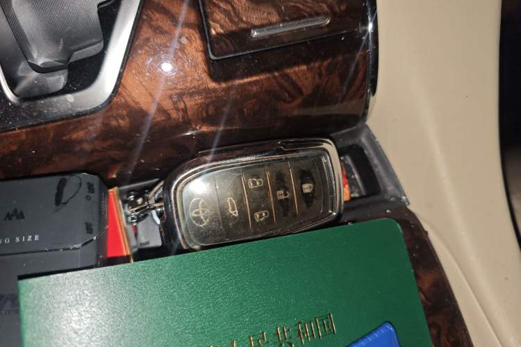 Used Toyota Alphard 2020 Dual-Engine 2.5L Luxury Edition
