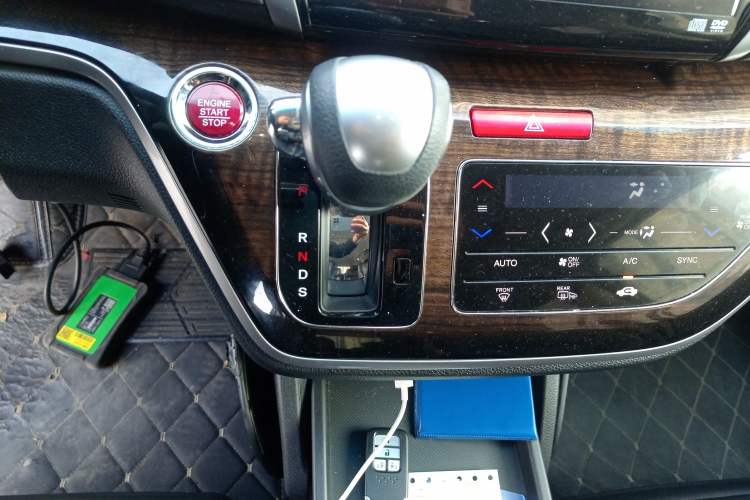 Used Honda Odyssey 2015 Revised Version 2.4L Supreme Edition Gear Lever