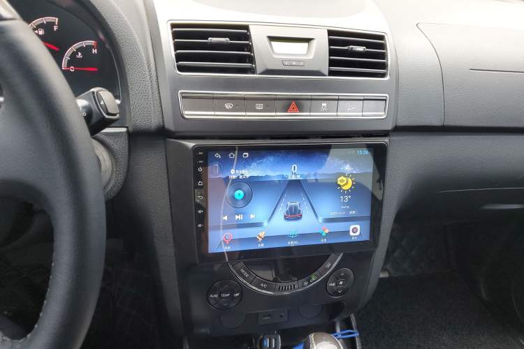 Used SsangYong Rexton W 2014 2.0T Two-Wheel Drive Elite Navigation Version with 5 Seats
