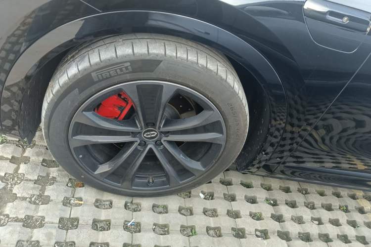 Used Hima AITO M8 2025 Extended-Range Ultra Version 53.4 kWh 5-Seater Edition Left Front Wheel Hub