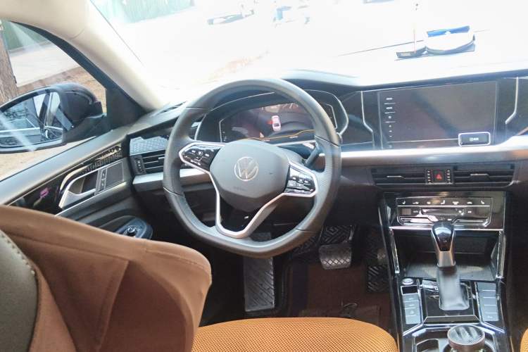 Used Volkswagen Passat 2023 Revised 330TSI Elite Edition Steering Wheel