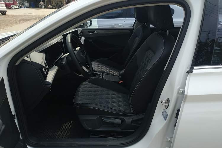 Used Volkswagen Sagitar 2023 200TSI DSG Excellence Edition Left Front Seat