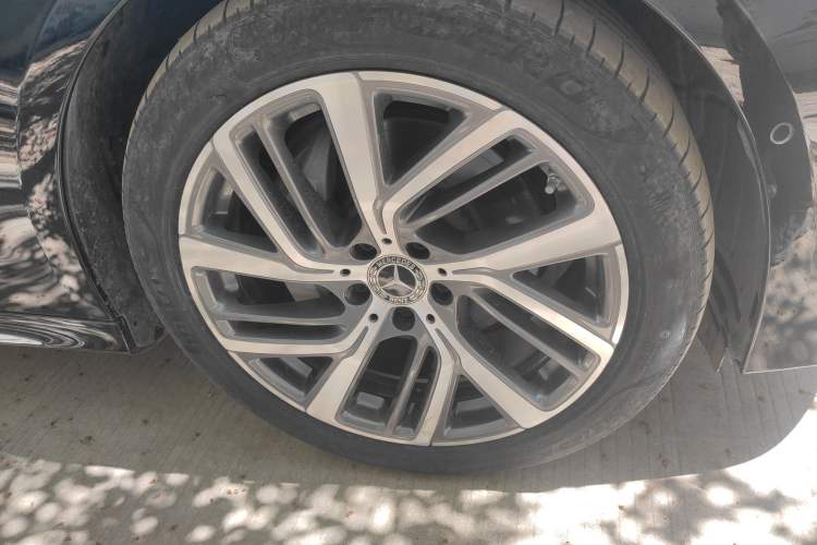 Used Mercedes-Benz E-Class 2024 E 300 L Stylish Model Right Front Wheel Hub