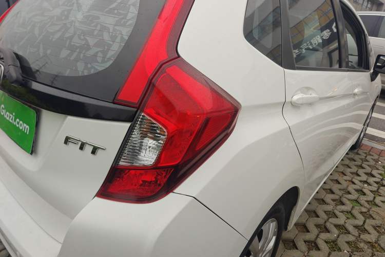 Used Honda Fit 2014 1.5L LX CVT Comfort Model Right Rear Taillight