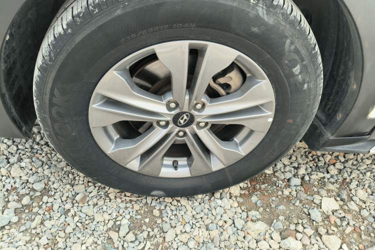 Used Hyundai Santa Fe 2013 2.4L Automatic Two-Wheel Drive Smart Version