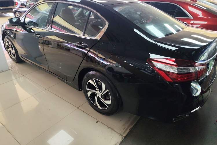 Used Honda Accord 2016 2.0L Comfort Edition Left Side