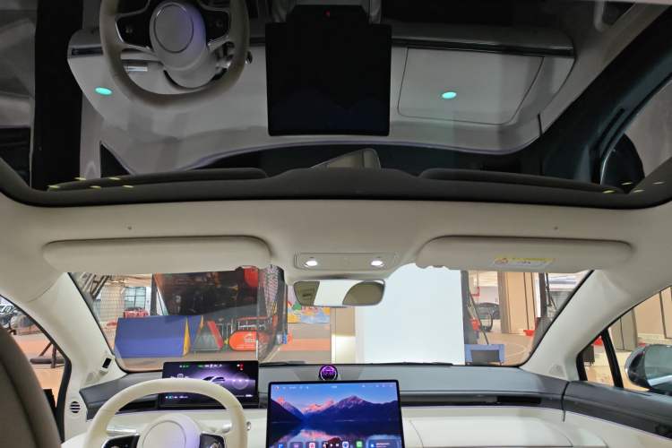 Used Hima Luxeed S7 2024 Max+
