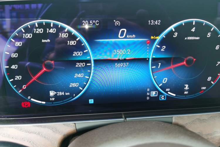 Used Mercedes-Benz E-Class 2022 E 300 L Stylish Model Odometer Close Up