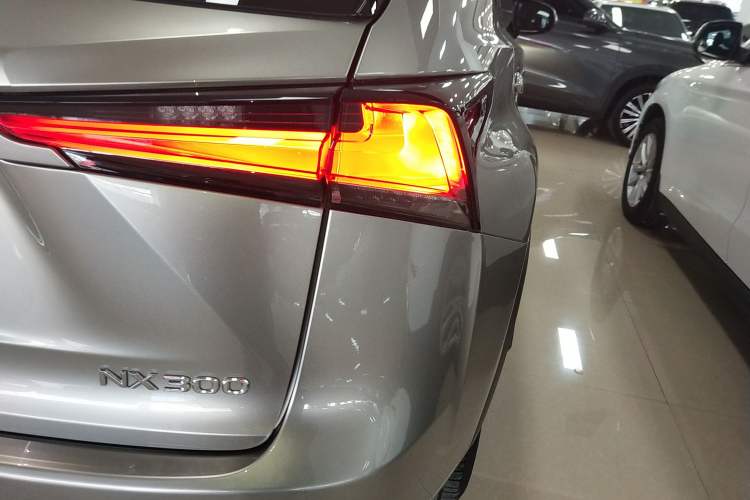 Used Lexus NX 2018 300 Front-Drive Freeline Edition