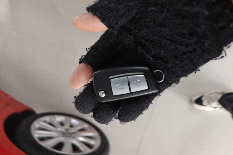 Used Nissan Tiida 2020 1.6L CVT Cool Edition Vehicle Key