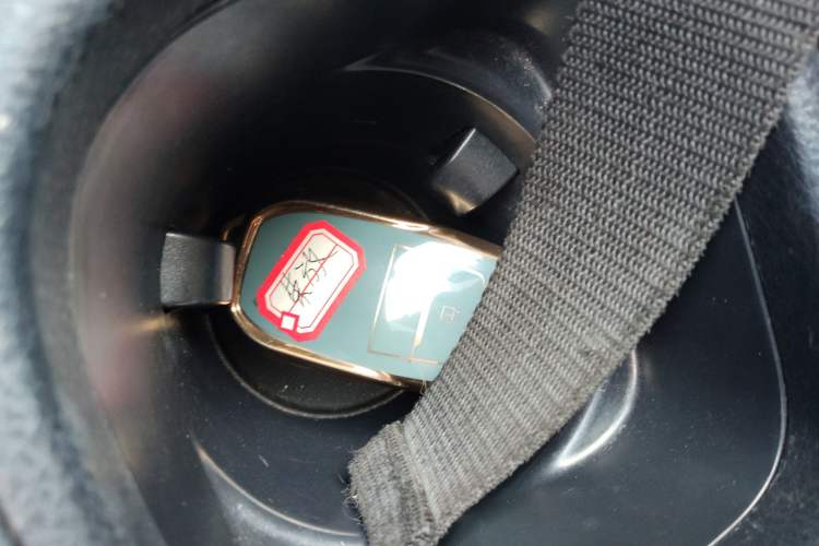 Used Toyota RAV4 2016 2.0L CVT Two-Wheel Drive Fashion Edition China V Standard Interior 1