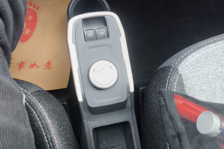 Used Chery QQ Ice Cream 2022 170km Sundae Phosphate Lithium-Ion