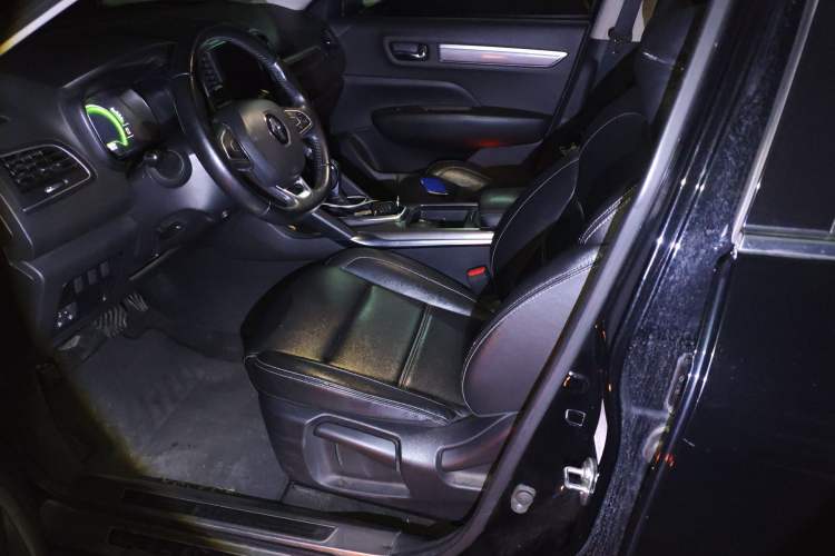 Used Renault Koleos 2017 2.0L Two-Wheel-Drive Leading Edition
