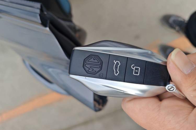 Used MG 7 2023 2.0T Automatic Trophy+ Ignition Glory Edition
