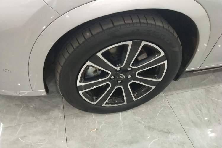 Used Hima AITO M7 2024 1.5T Intelligent Driving All-Wheel Drive Pro Version 5 Seats Ternary Lithium Battery
