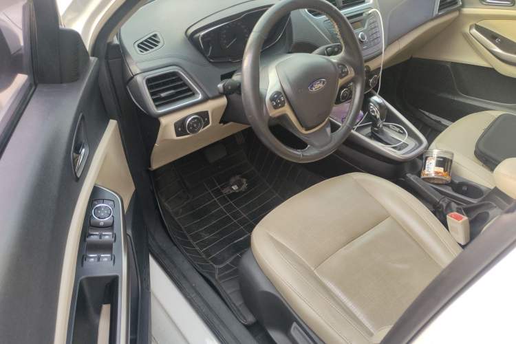 Used Ford Escort 2015 1.5L Automatic Fashion Model