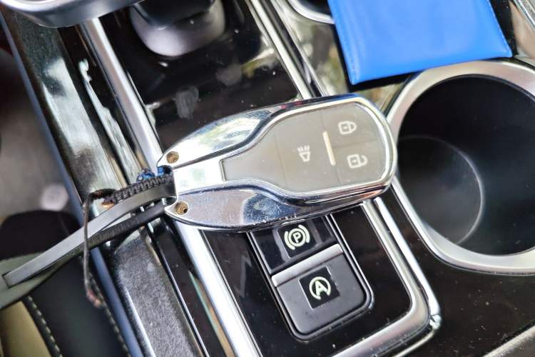 Used BAW Ruisheng Ace M7 2025 2.0L Automatic Long Wheelbase Flagship Version 7 Seats Vehicle Key