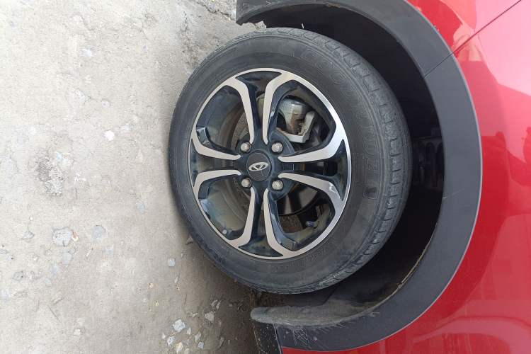 Used Chery QQ Little Ant 2021 200 000-Yuan Ant Fan Edition Talent Version NMC Battery 301 km Left Front Wheel Hub