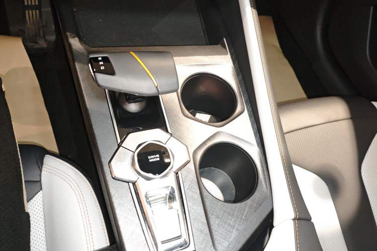 Used CHANGAN UNI-V iDD 2024 Blue Whale Smart Electric iDD 136km ZhiKu Model
