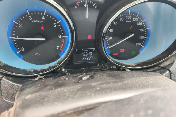 Used Cowin C3 2015 1.5L Manual Gold Diamond Edition
