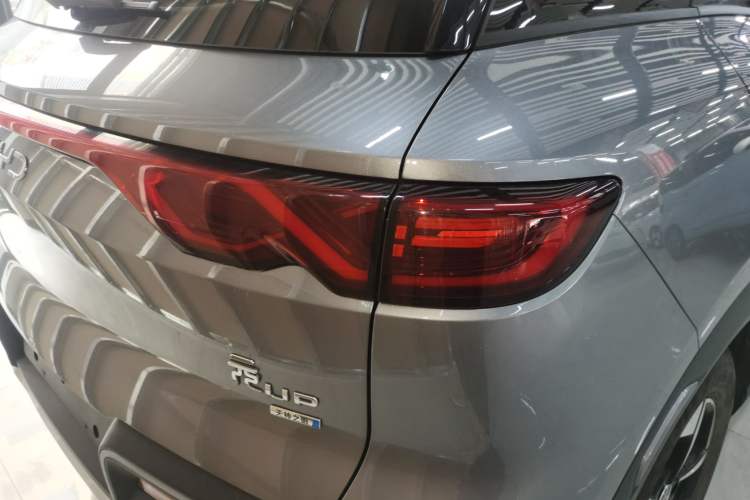 Used BYD Yuan UP 2025 Intelligent Driving Version 401 km Leading Edition Right Rear Taillight