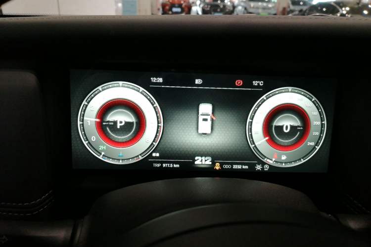 Used 212 T01 2024 2.0T Explorer
