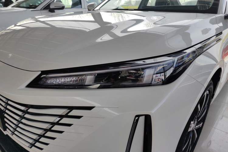 Used CHANGAN Eado 2025 Blue Whale 1.5T 500Bar Prestige Model
